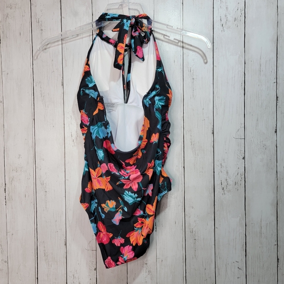 NWOT 2BPrity Women's Black Floral Halter One Piece Swimsuit Size Medium (10). - Picture 4 of 9